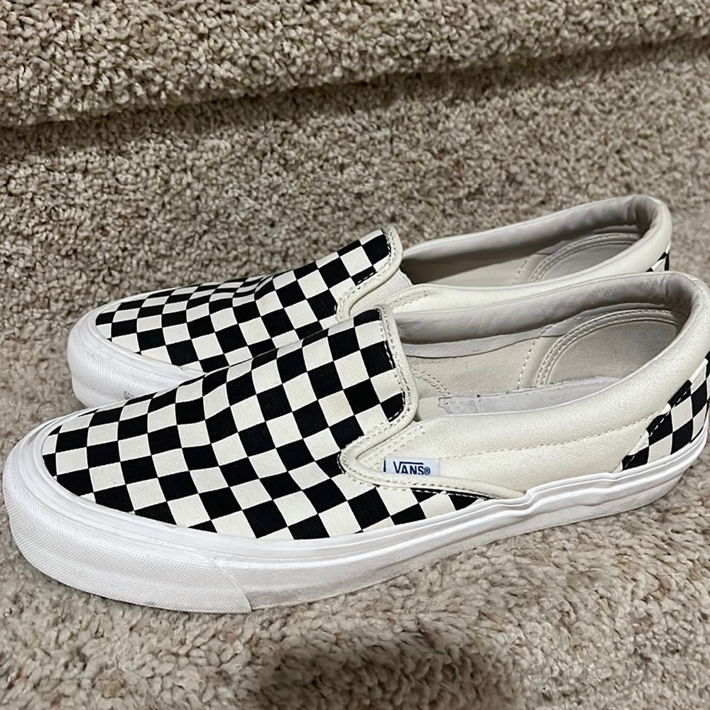Vans slip on